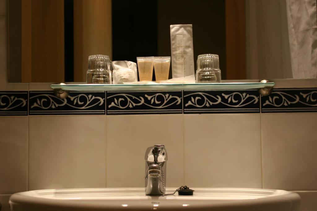 Hotel Rambla Figueres Room photo