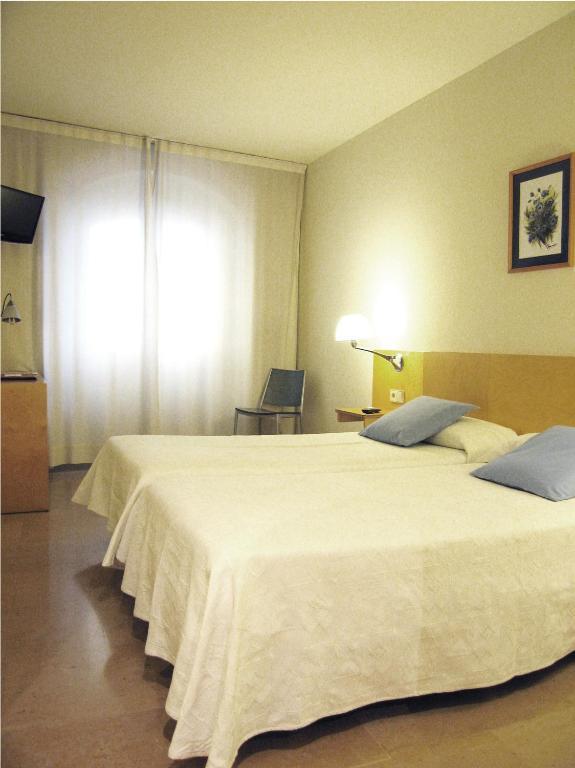 Hotel Rambla Figueres Room photo