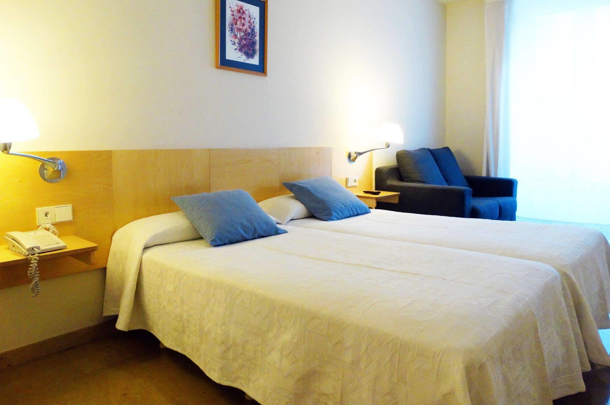 Hotel Rambla Figueres Exterior photo